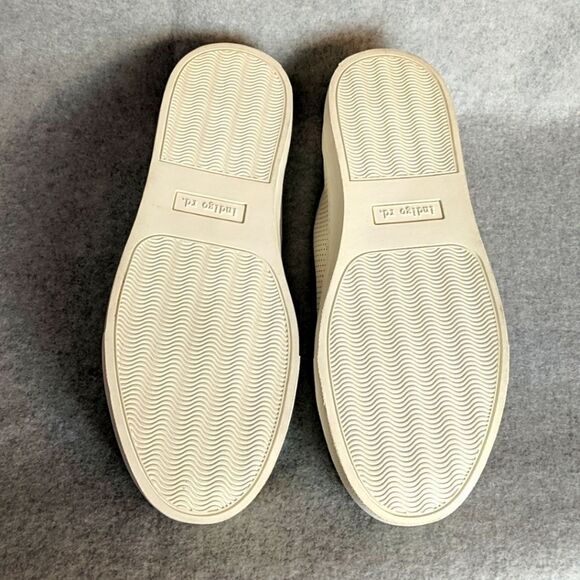Indigo Rd Irkyrie White Leather Scalloped Casual Sneakers 8M - EUC - Picture 11 of 11